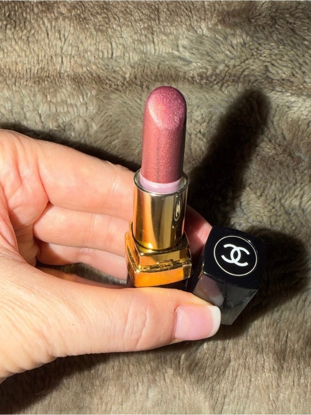 CHANEL Shimmery Rose-Mauve Lipstick